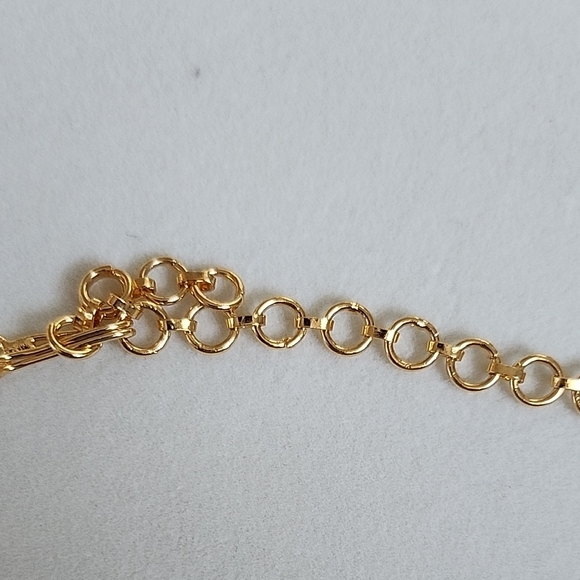 Elegant Gold and Silver Jewelry Set - Picture 4 of 4